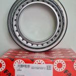 Подшипник 33018